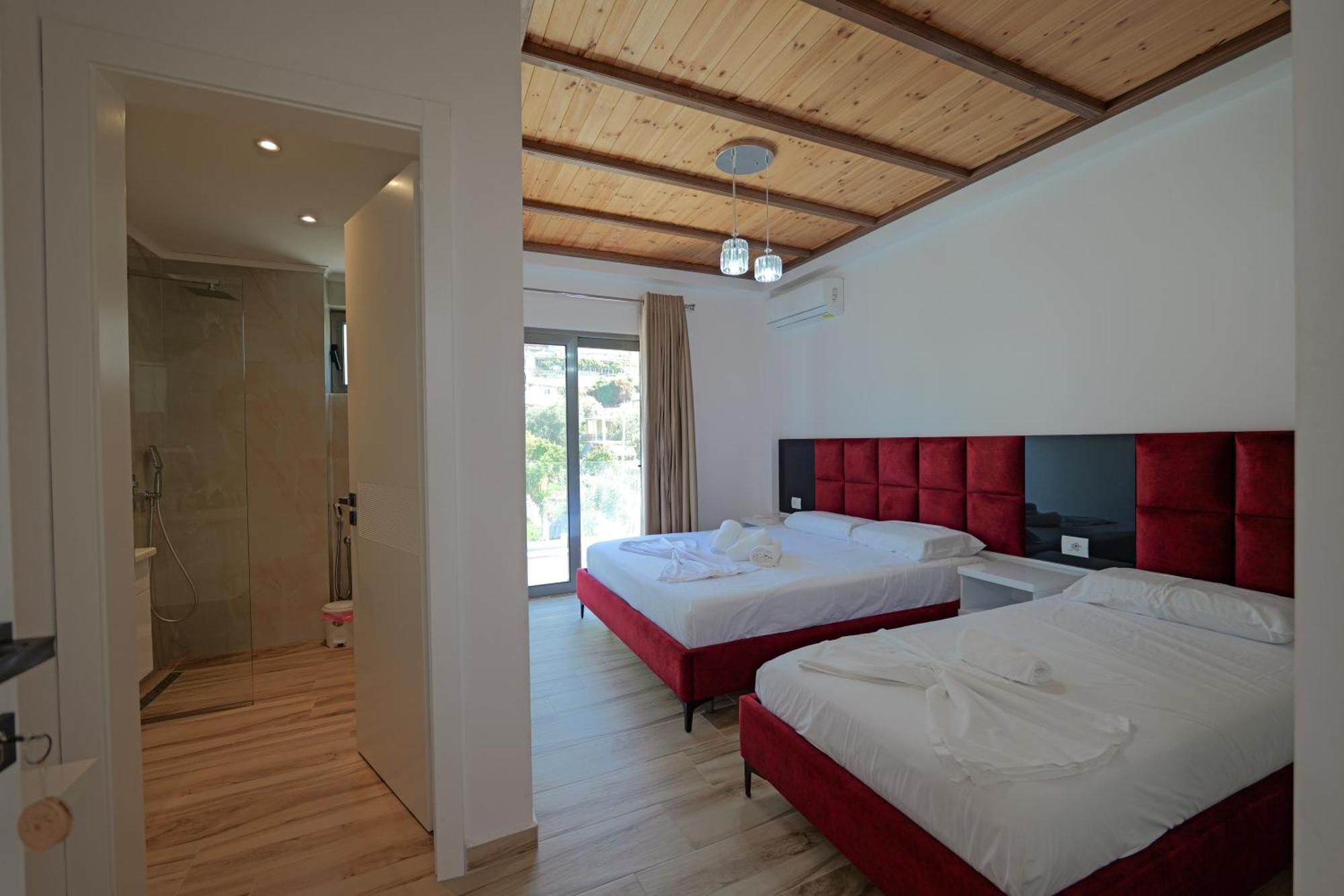 Hotel Take Borsh Bagian luar foto